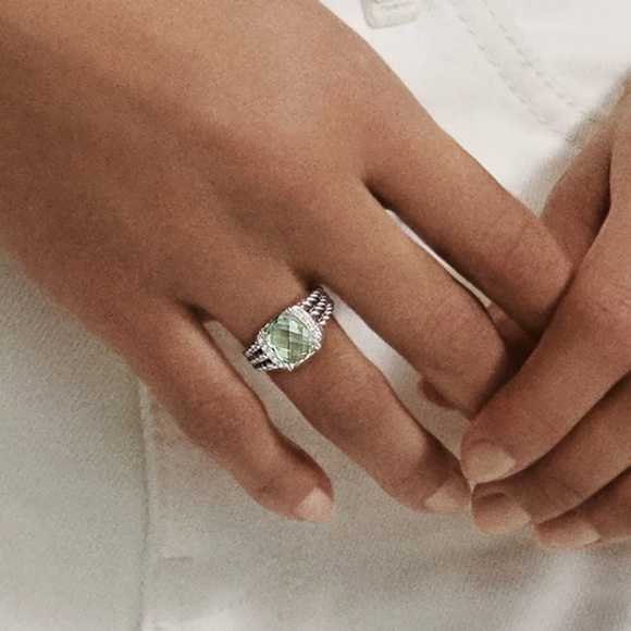 Authentic David Yurman Ring with diamonds and green stone. Size 5 - Picture 8 of 8